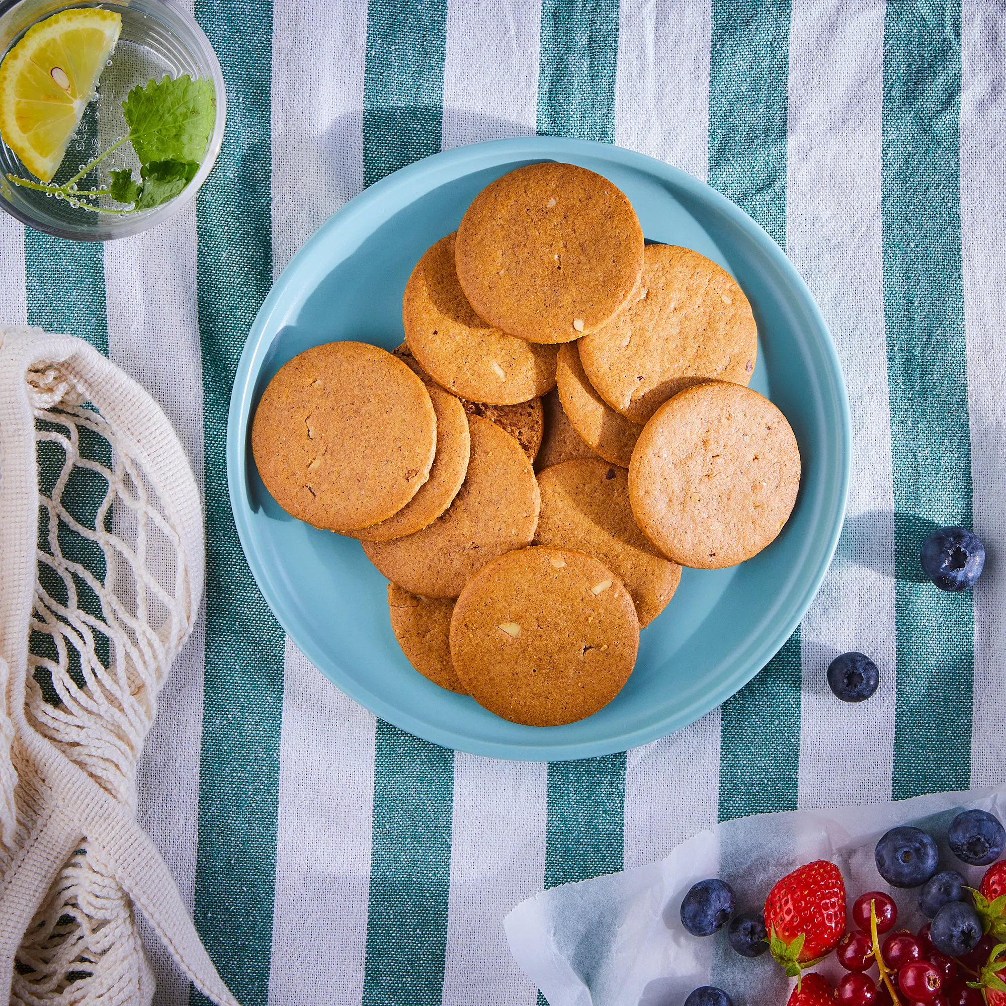 KAFFEREP ginger thins with almonds