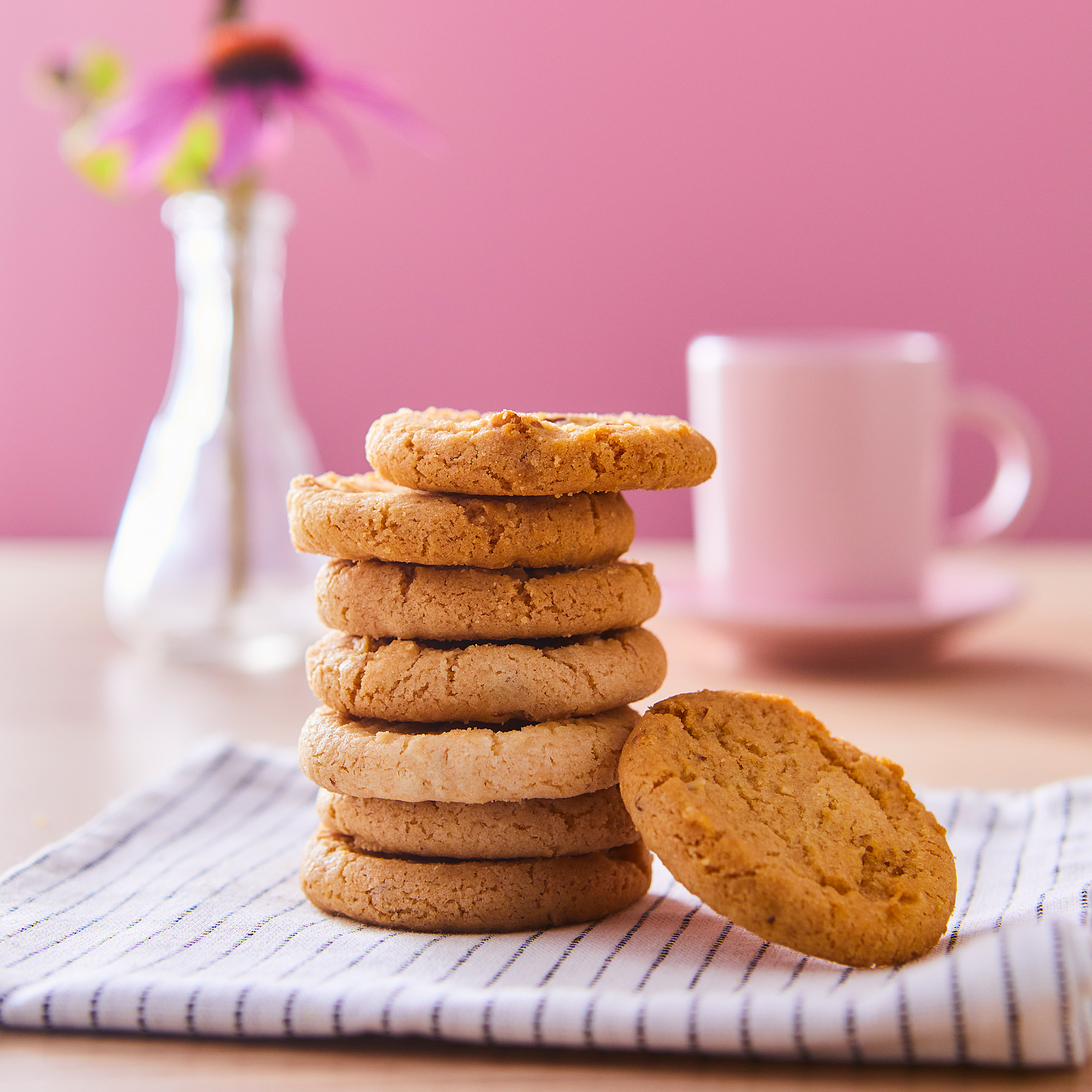 KAFFEREP biscuits with almonds
