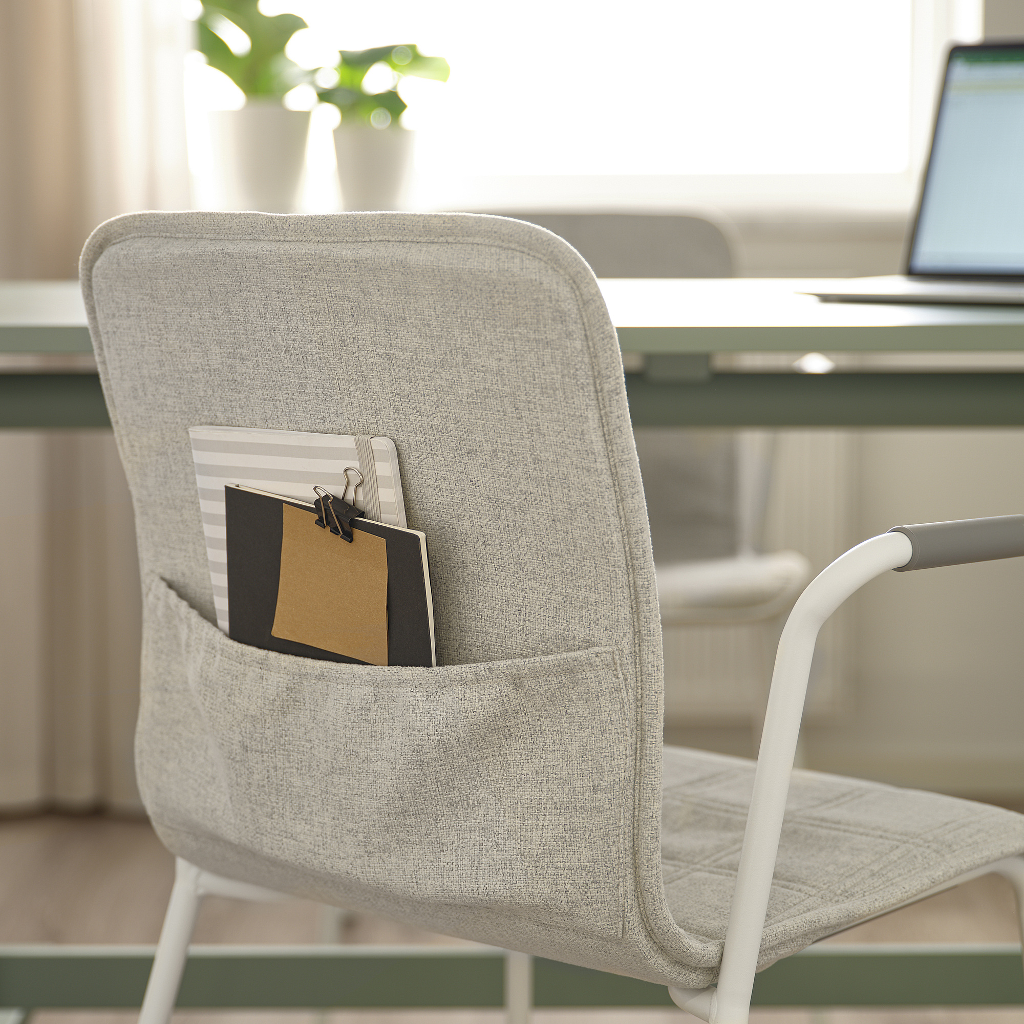 LÄKTARE conference chair
