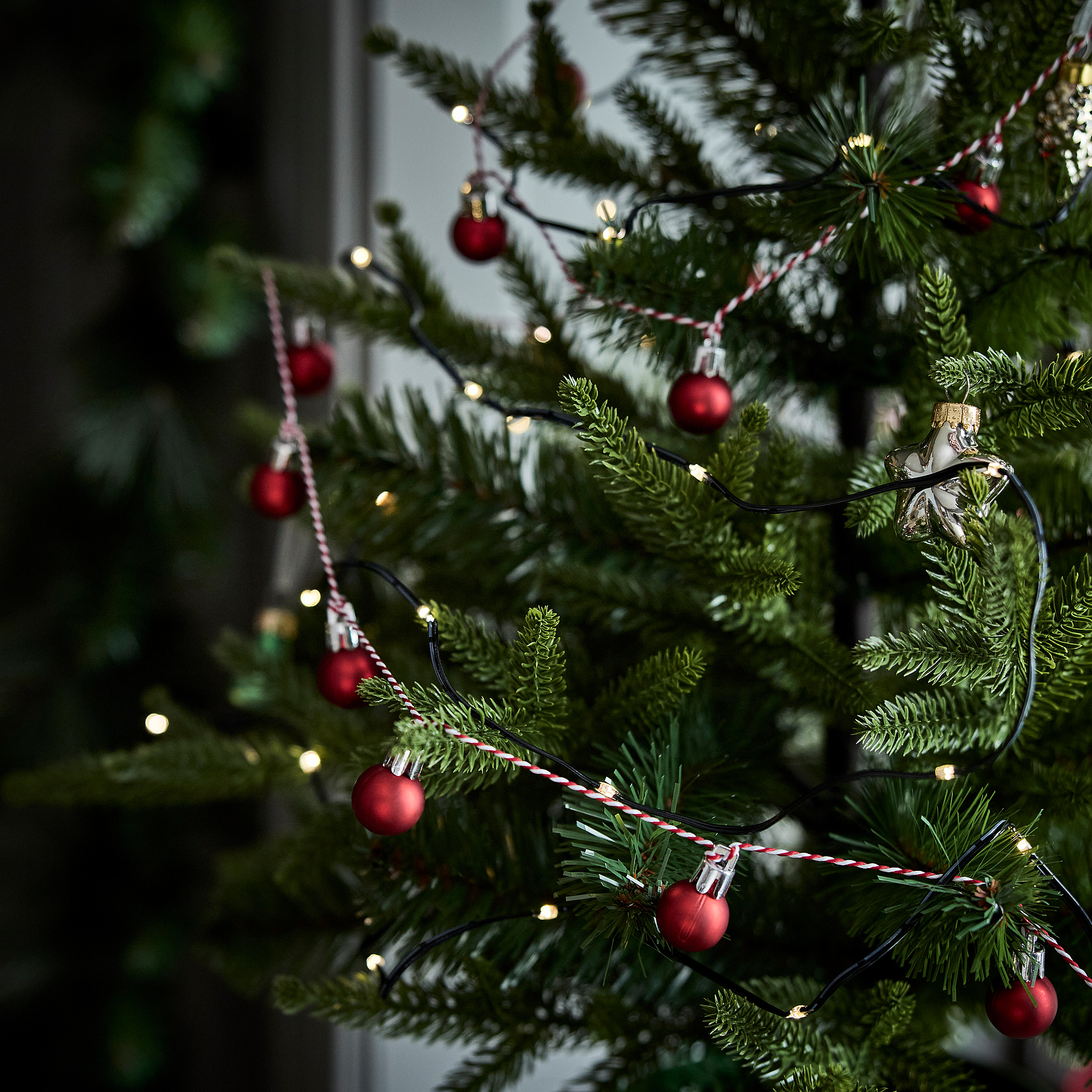 STRÅLA LED lighting chain with 40 lights