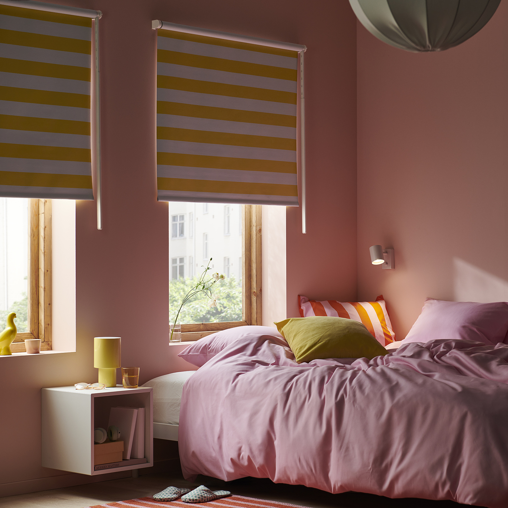 FRIDANS block-out roller blind