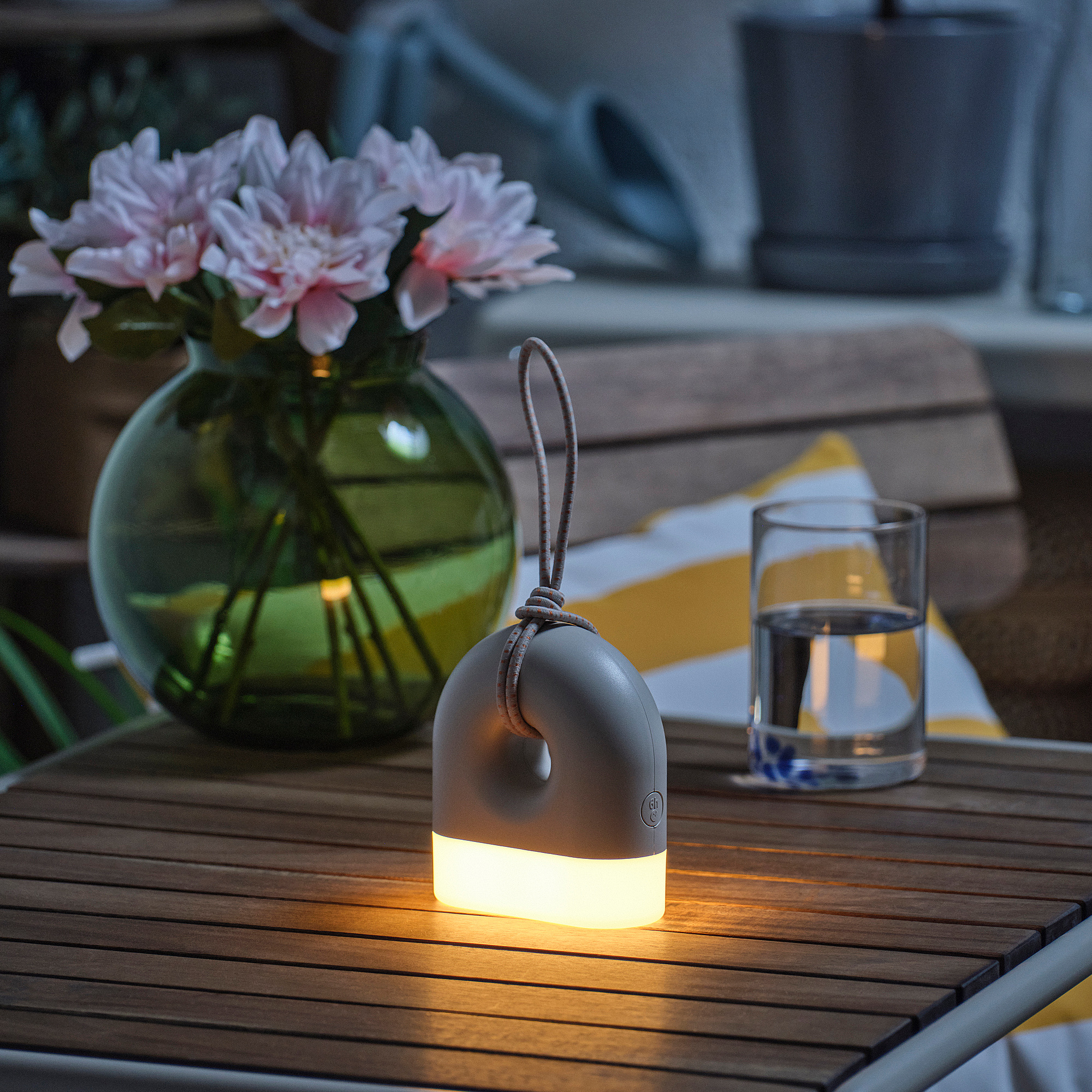 SOLVINDEN table lamp