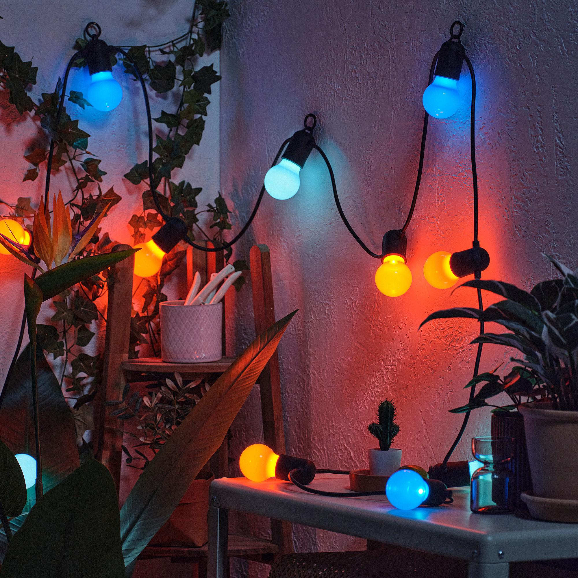 SOLVINDEN LED lighting chain with 12 bulbs