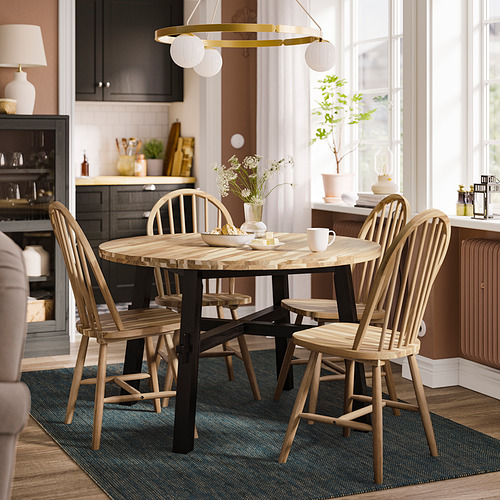 SKOGSTA 餐桌附4張餐椅