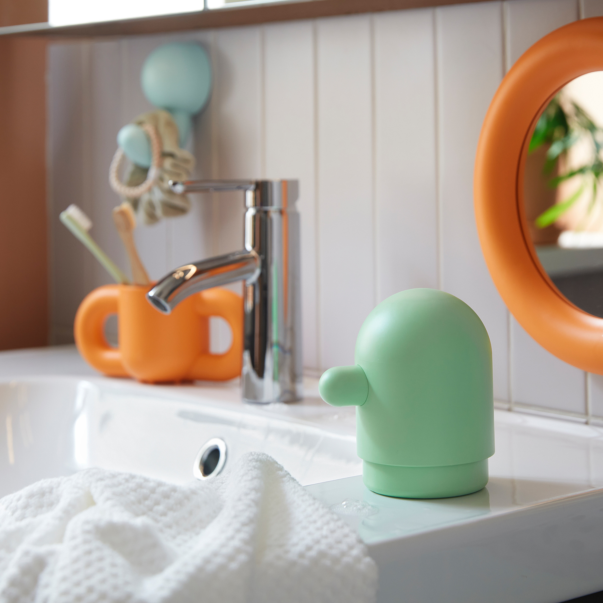 HUMLESJÖN 洗手乳瓶