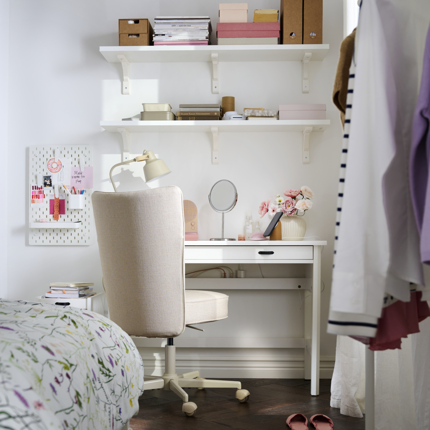 BRYTNING desk