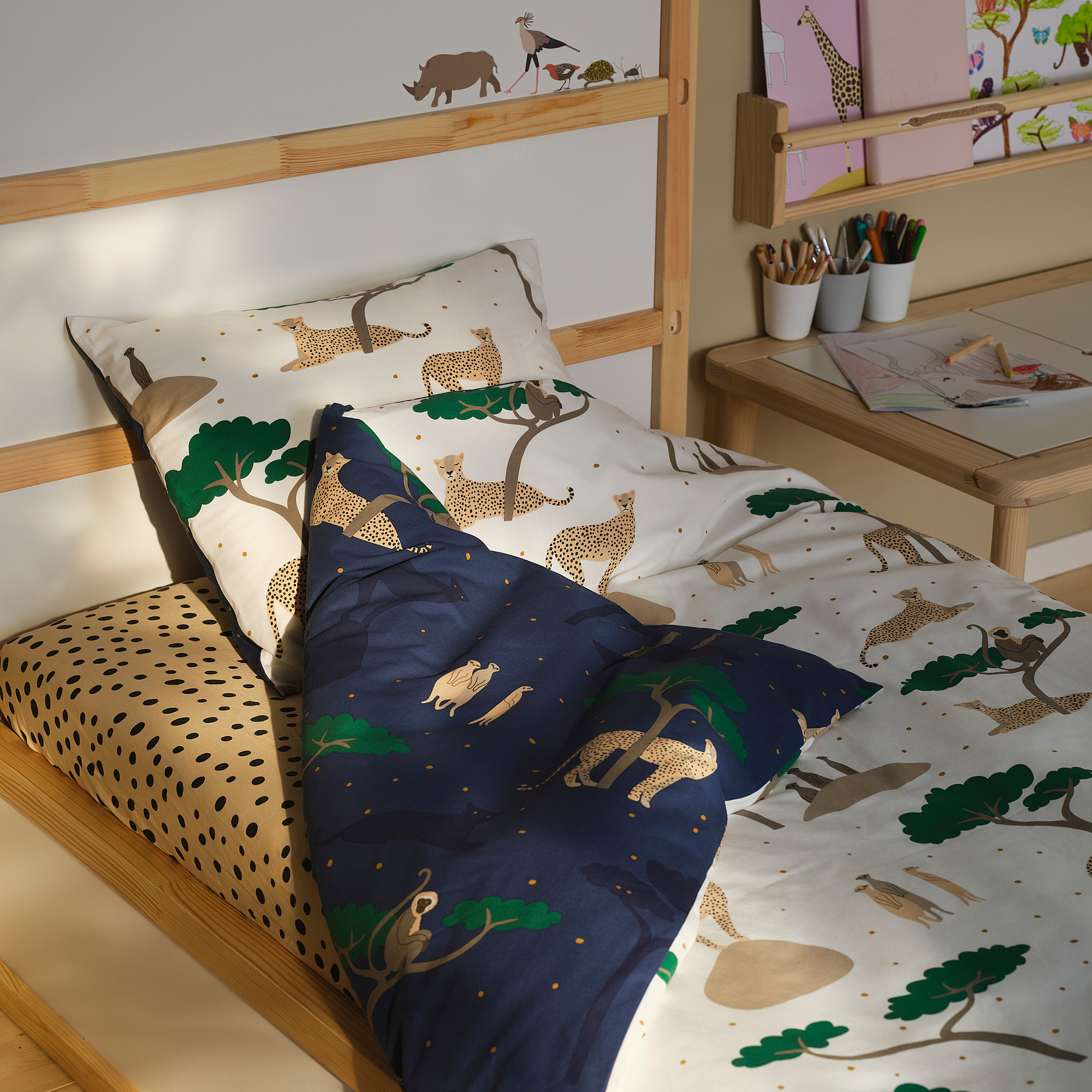 SANDLÖPARE duvet cover and pillowcase