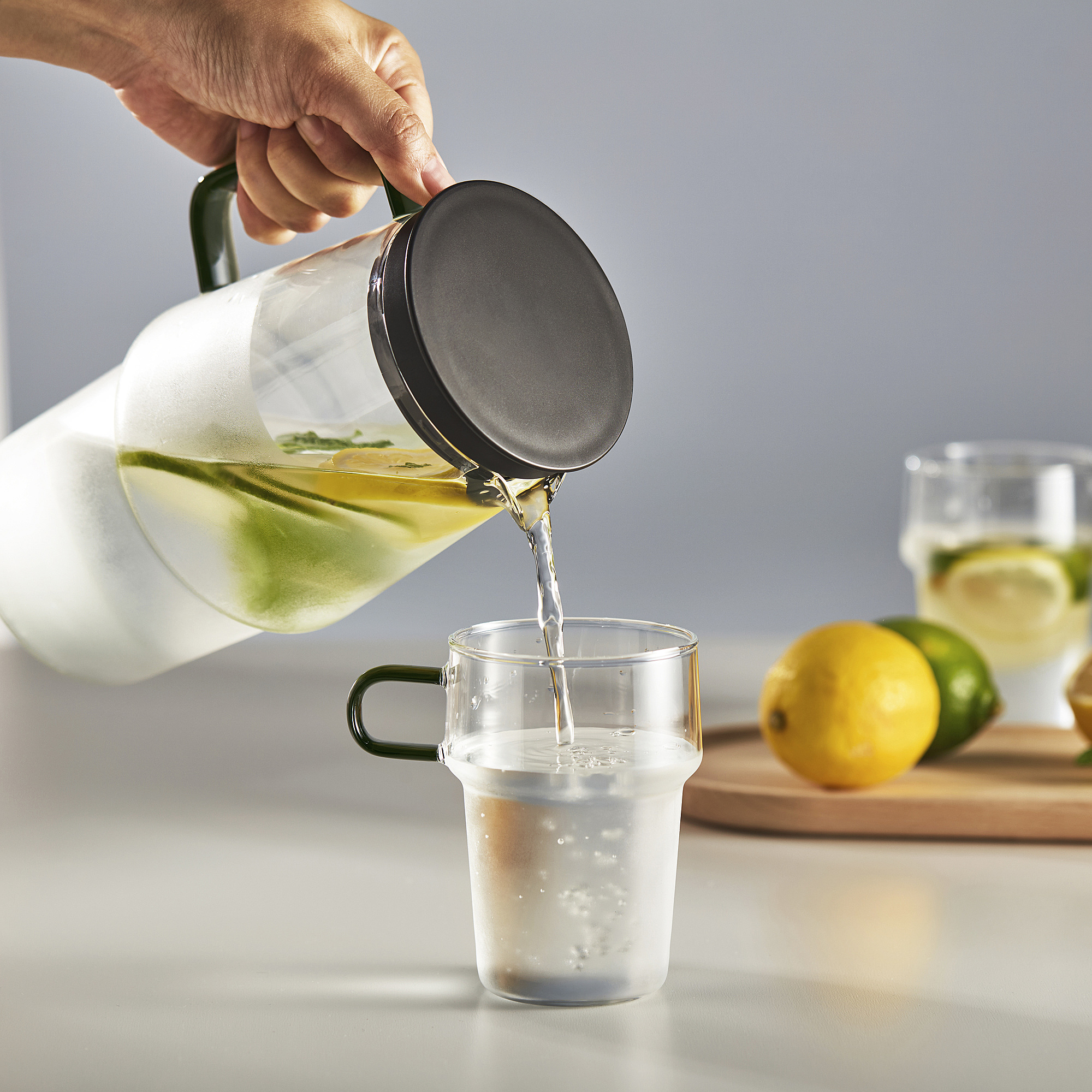 SKINNFISK jug with lid