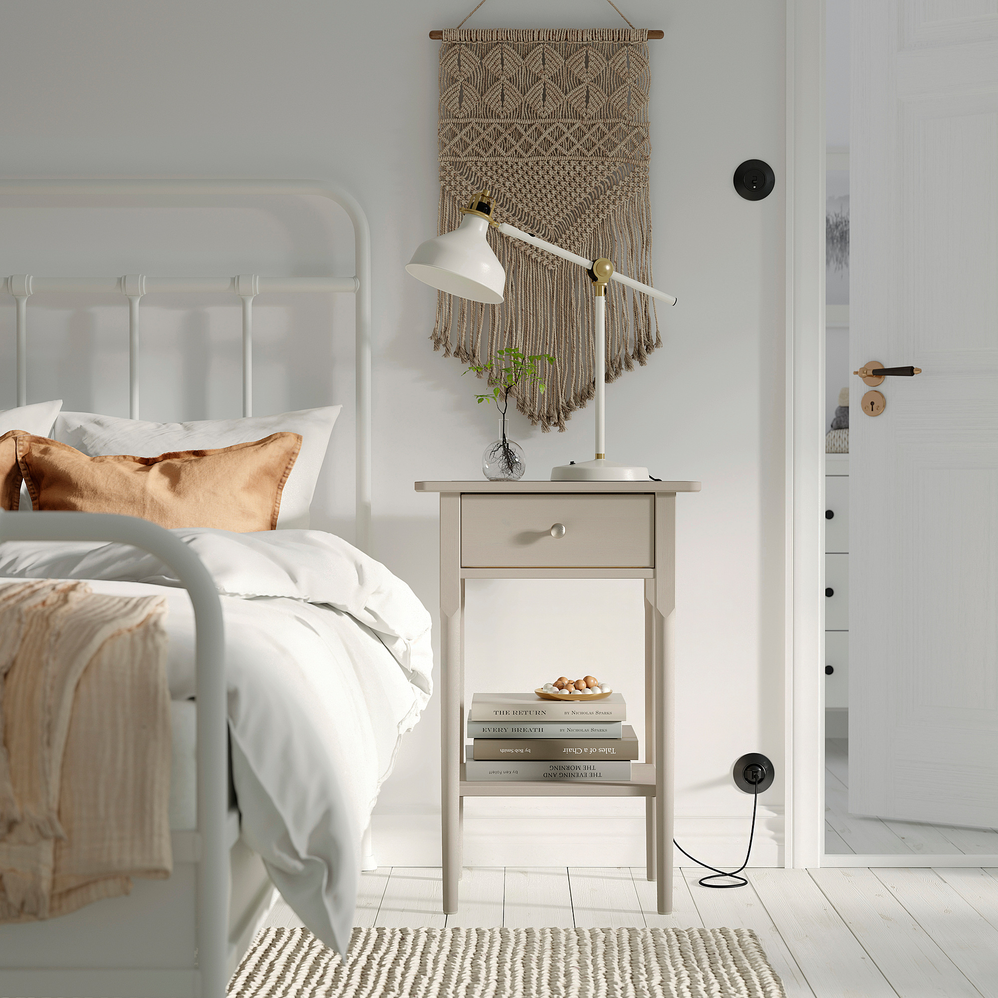 BLÄSTÅSEN 床邊桌