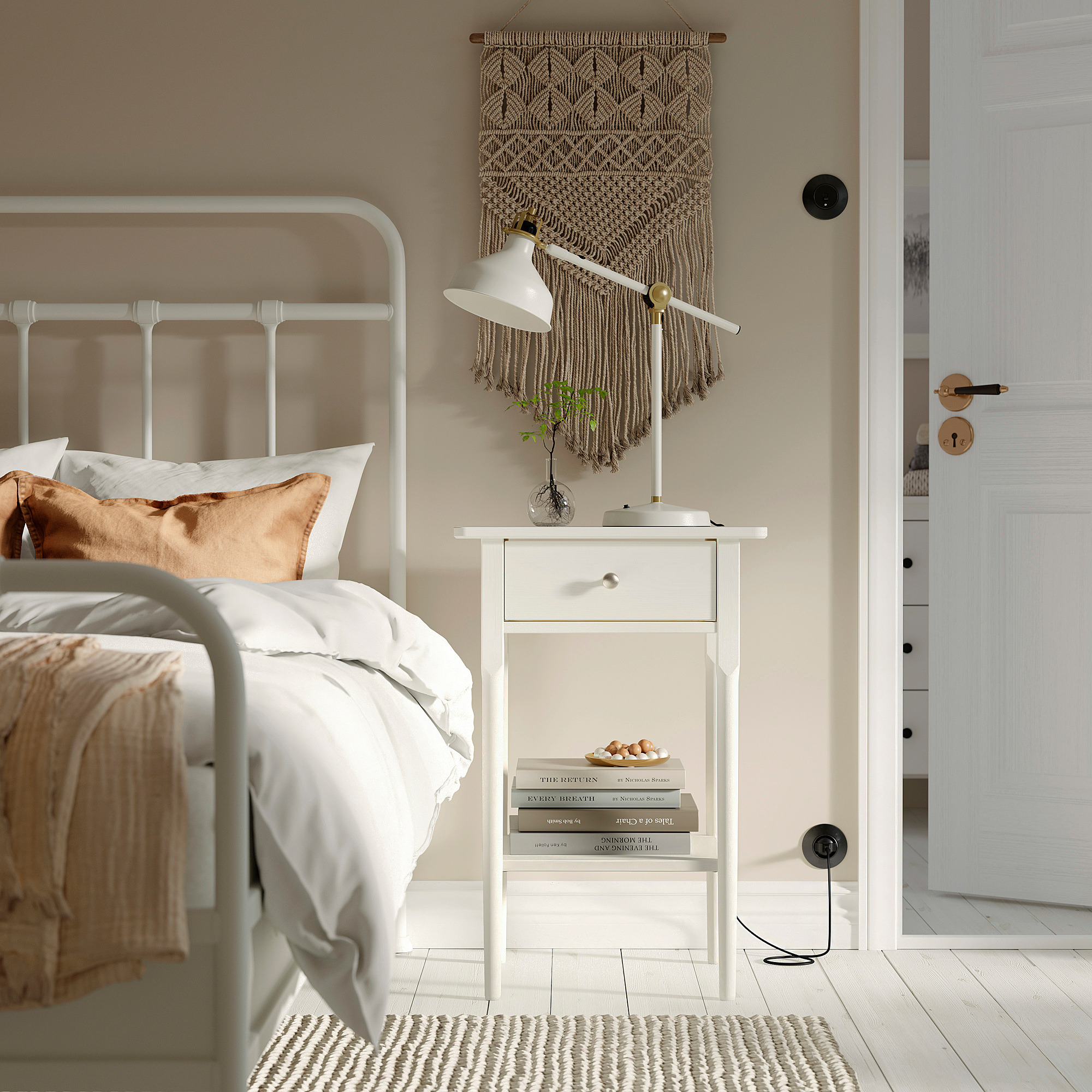 BLÄSTÅSEN 床邊桌