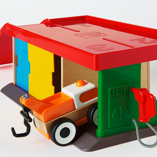 LILLABO garage with tow truck