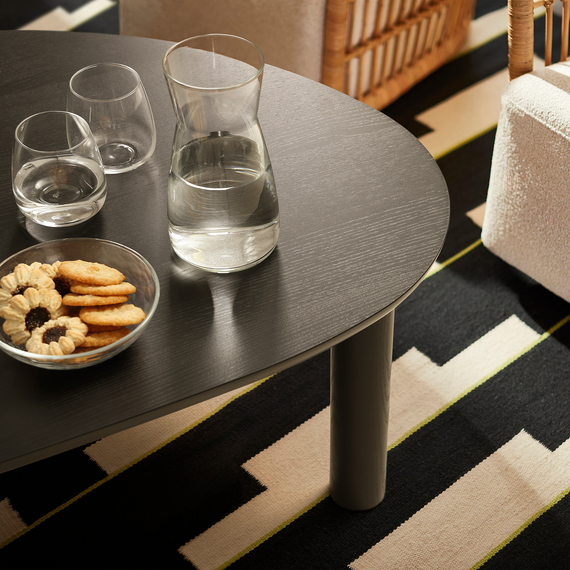 ÖRTRÄSK coffee table
