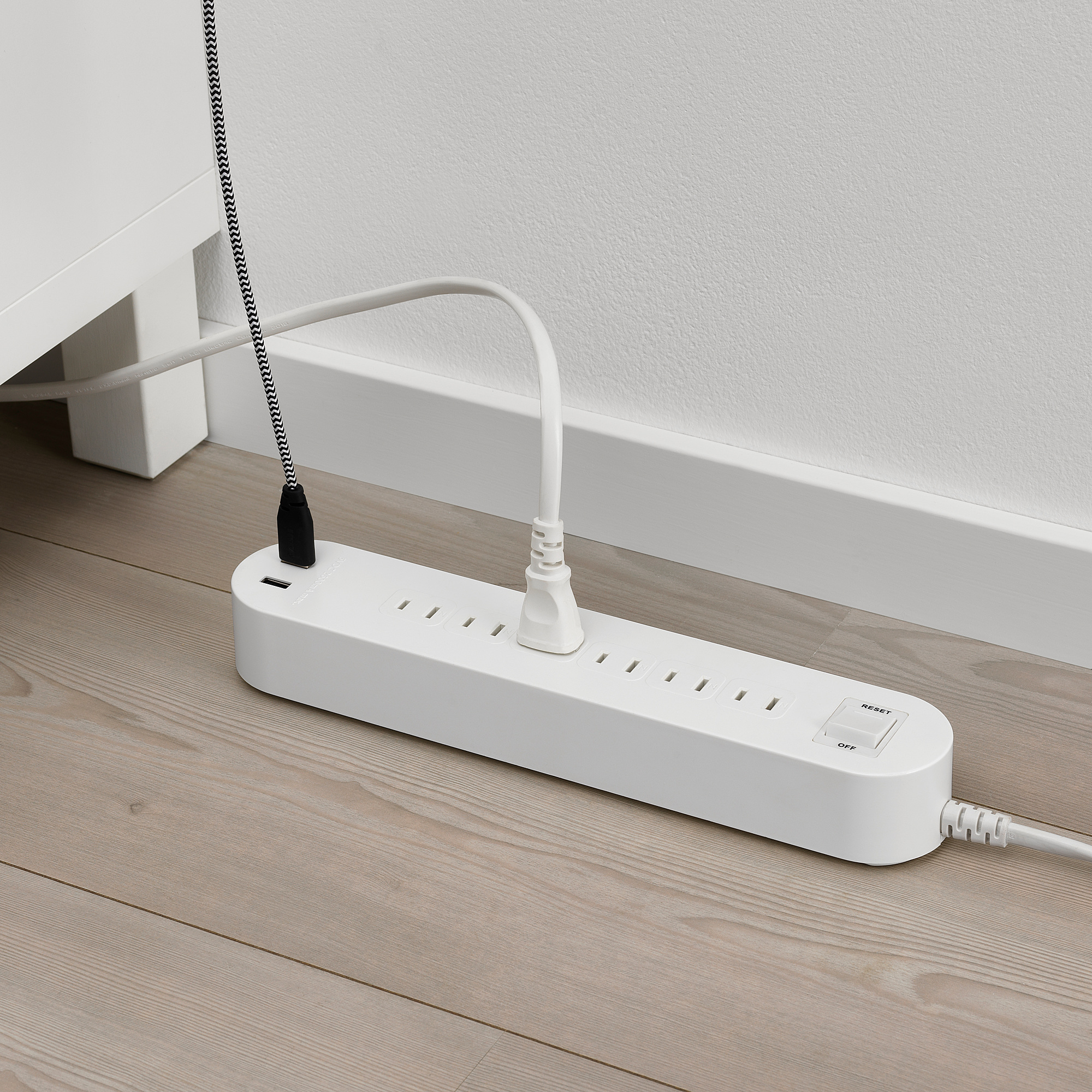 KOPPLA 6-way socket with 2 USB ports