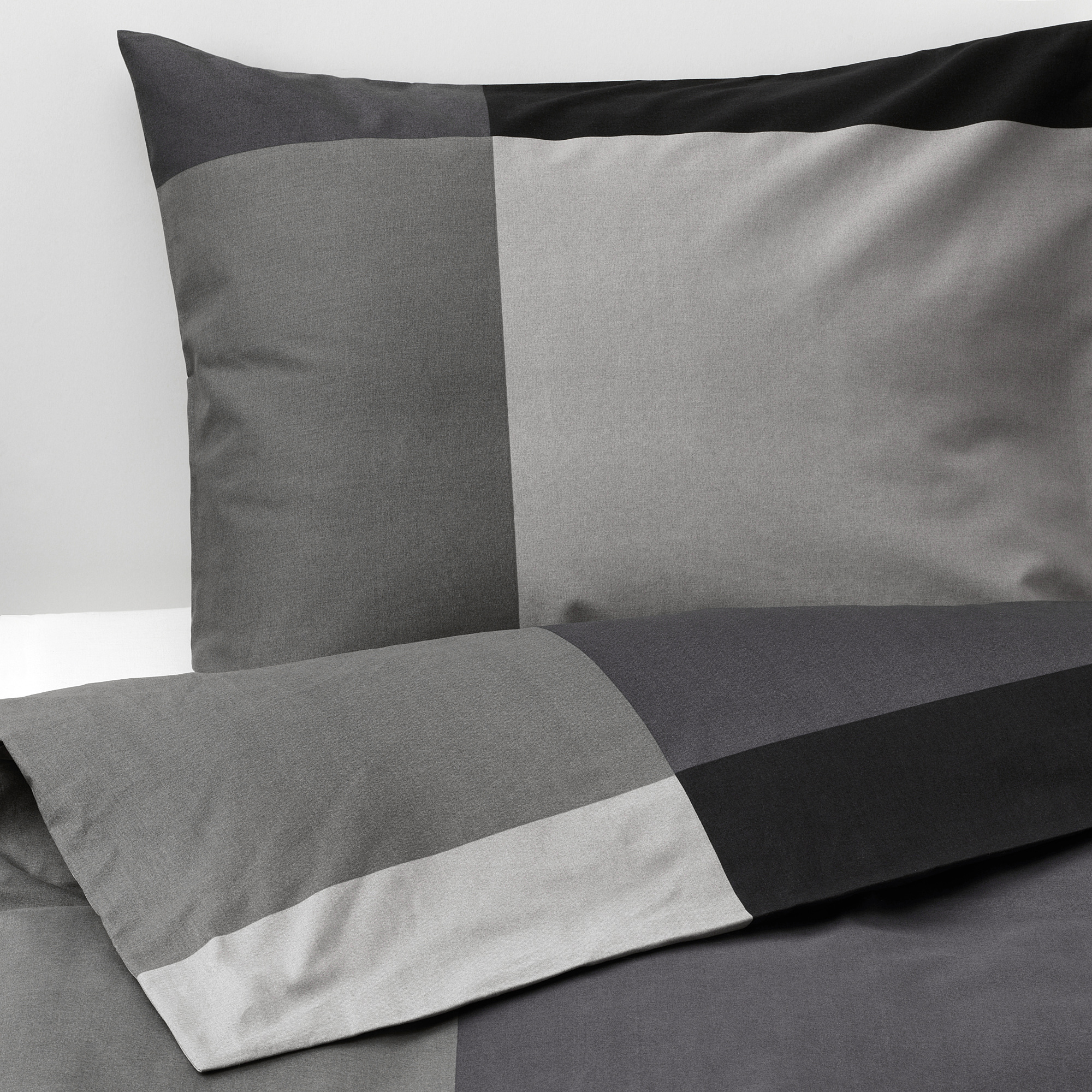 BRUNKRISSLA duvet cover and 2 pillowcases