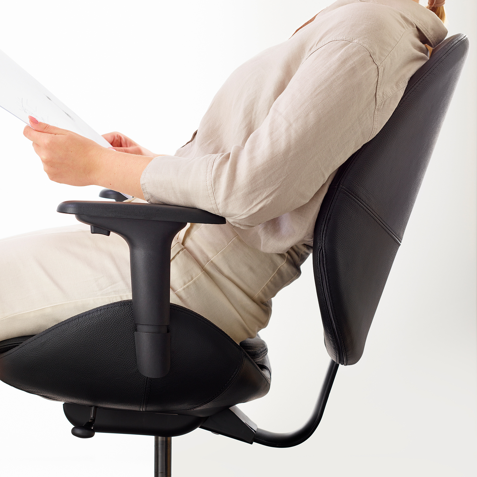 HATTEFJÄLL office chair with armrests