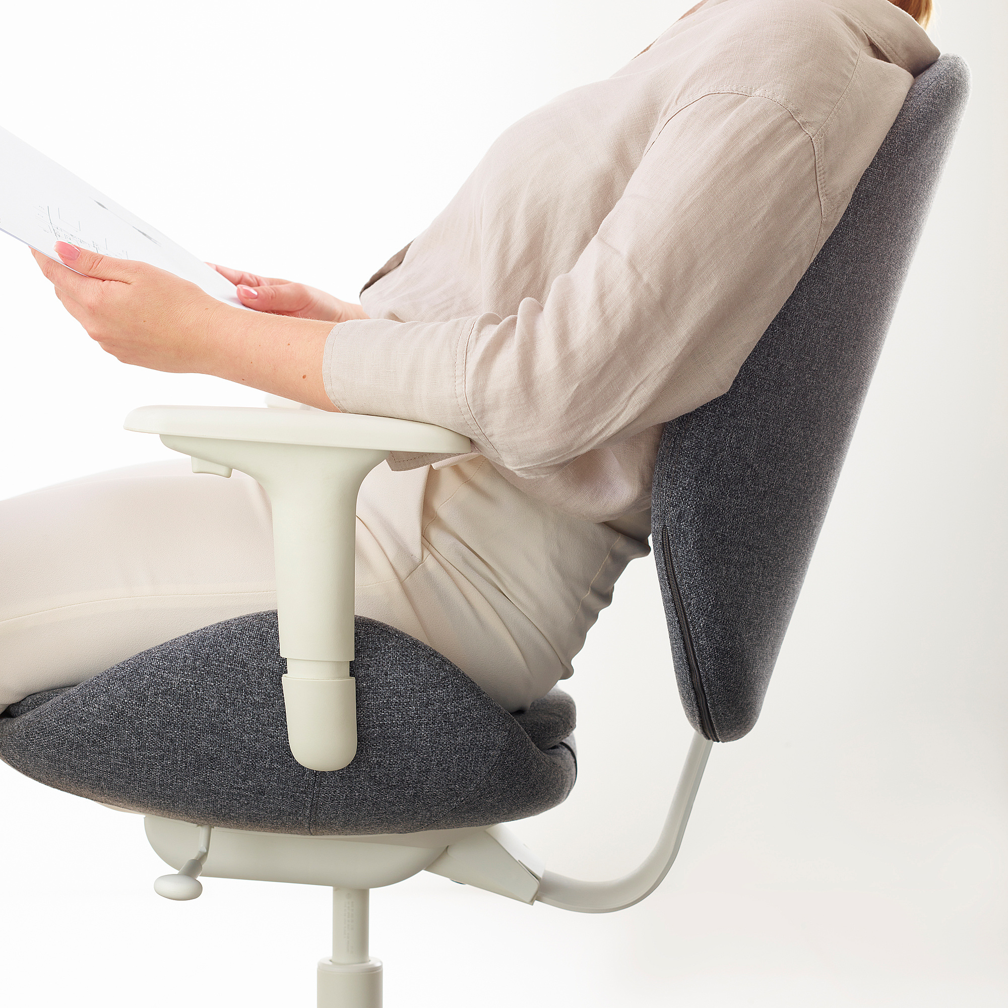 HATTEFJÄLL office chair with armrests