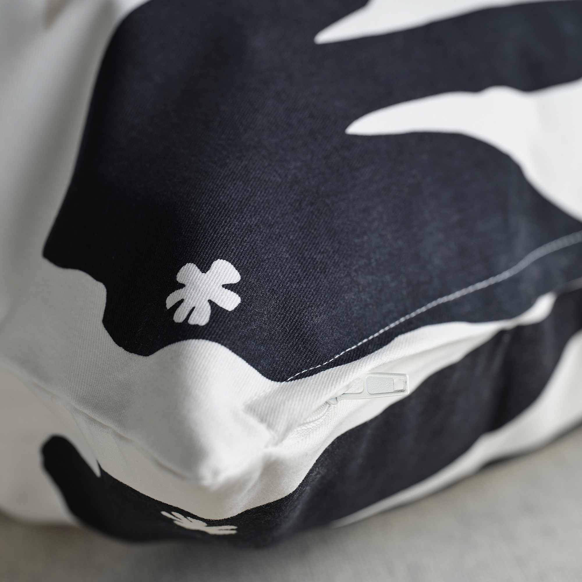 DRABOR cushion cover