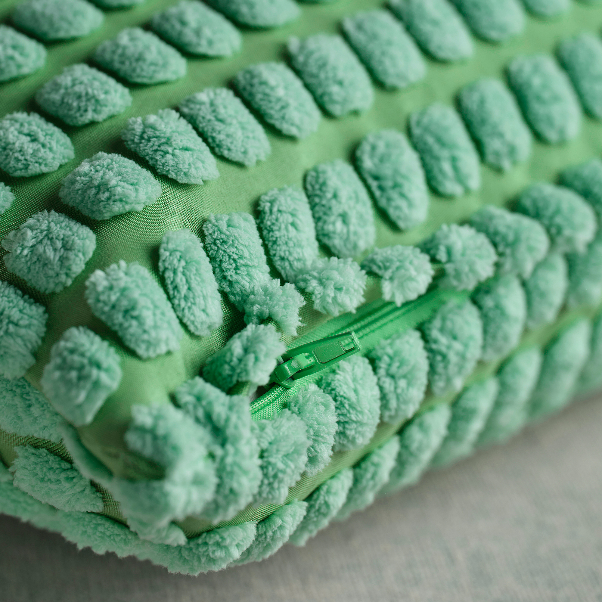 SVARTPOPPEL 靠枕套