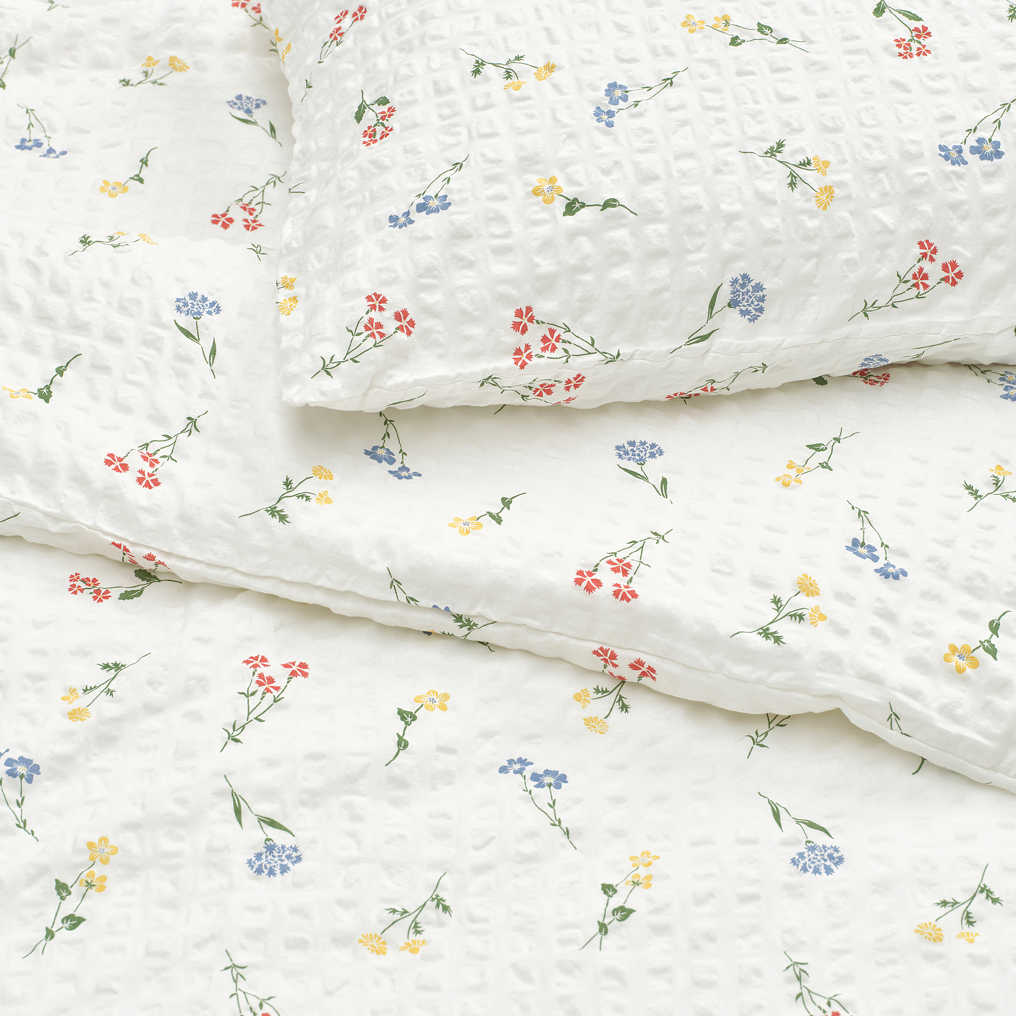 PILDVÄRGMAL duvet cover and 2 pillowcases