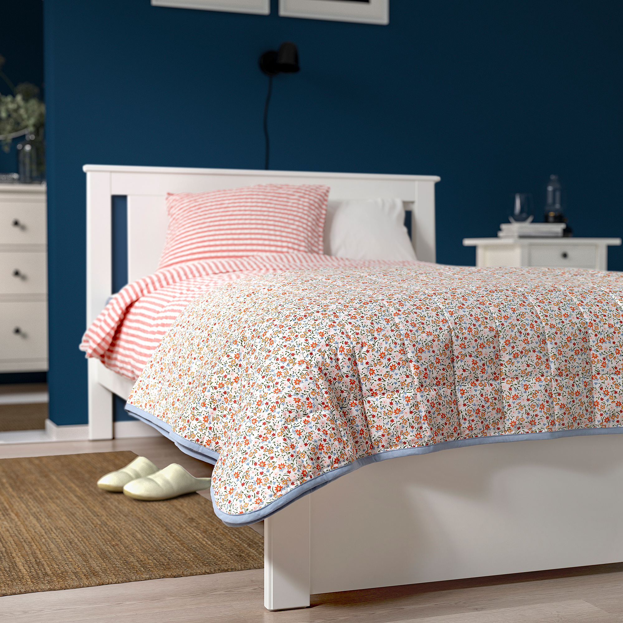 GULLNATTLJUS bedspread