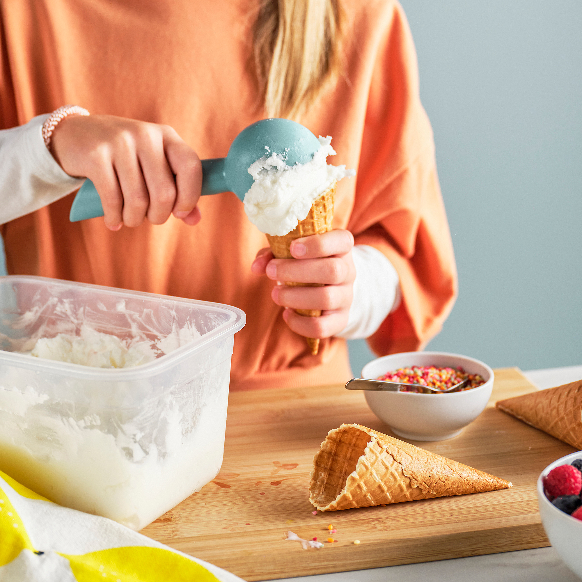 UPPFYLLD ice-cream scoop