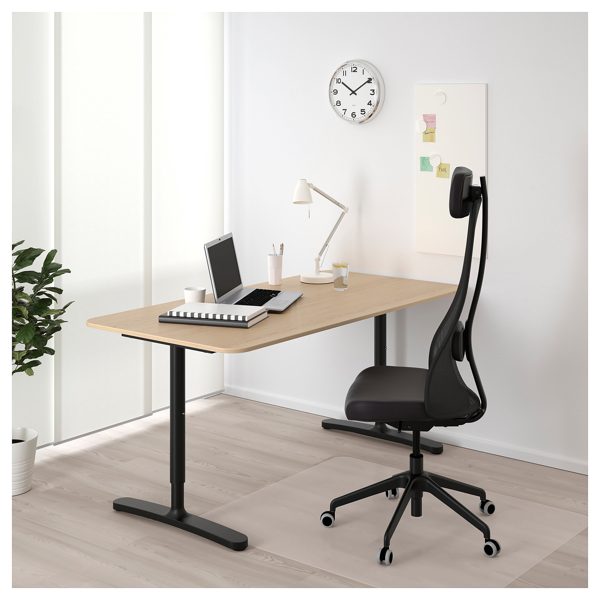 BEKANT - 書桌/工作桌, 實木貼皮, 染白橡木/黑色 | IKEA 台灣
