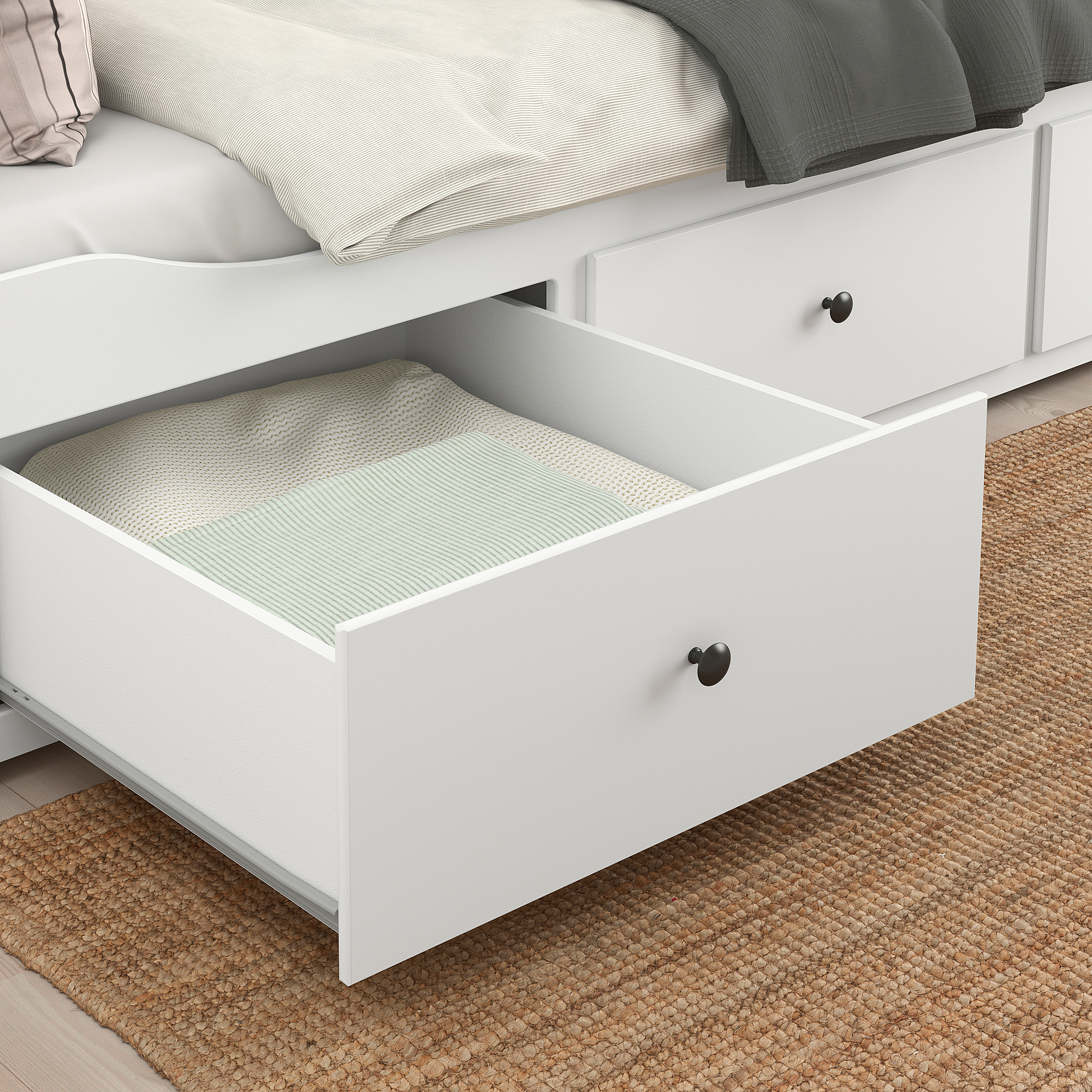 HEMNES day-bed w 3 drawers/2 mattresses