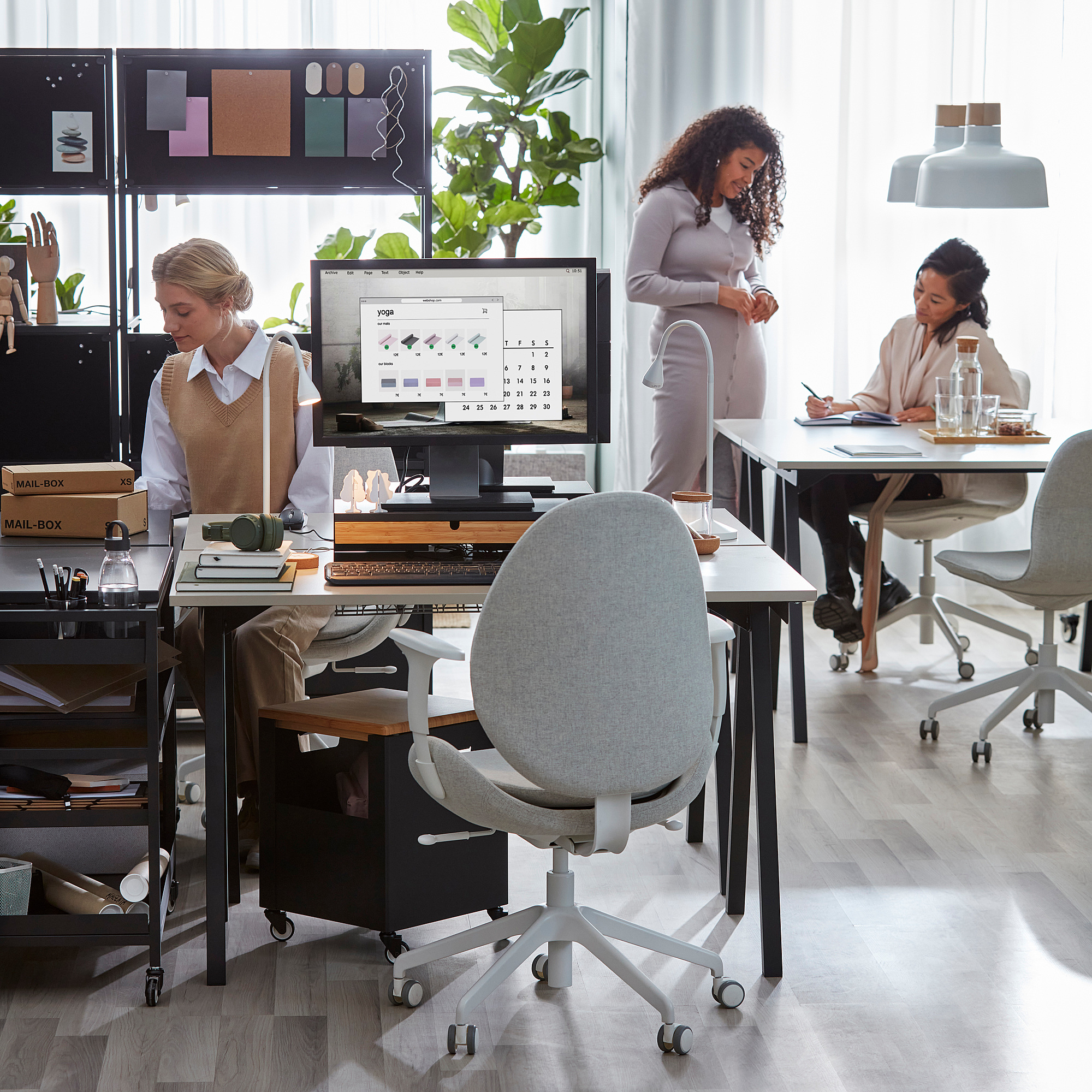 TROTTEN desk