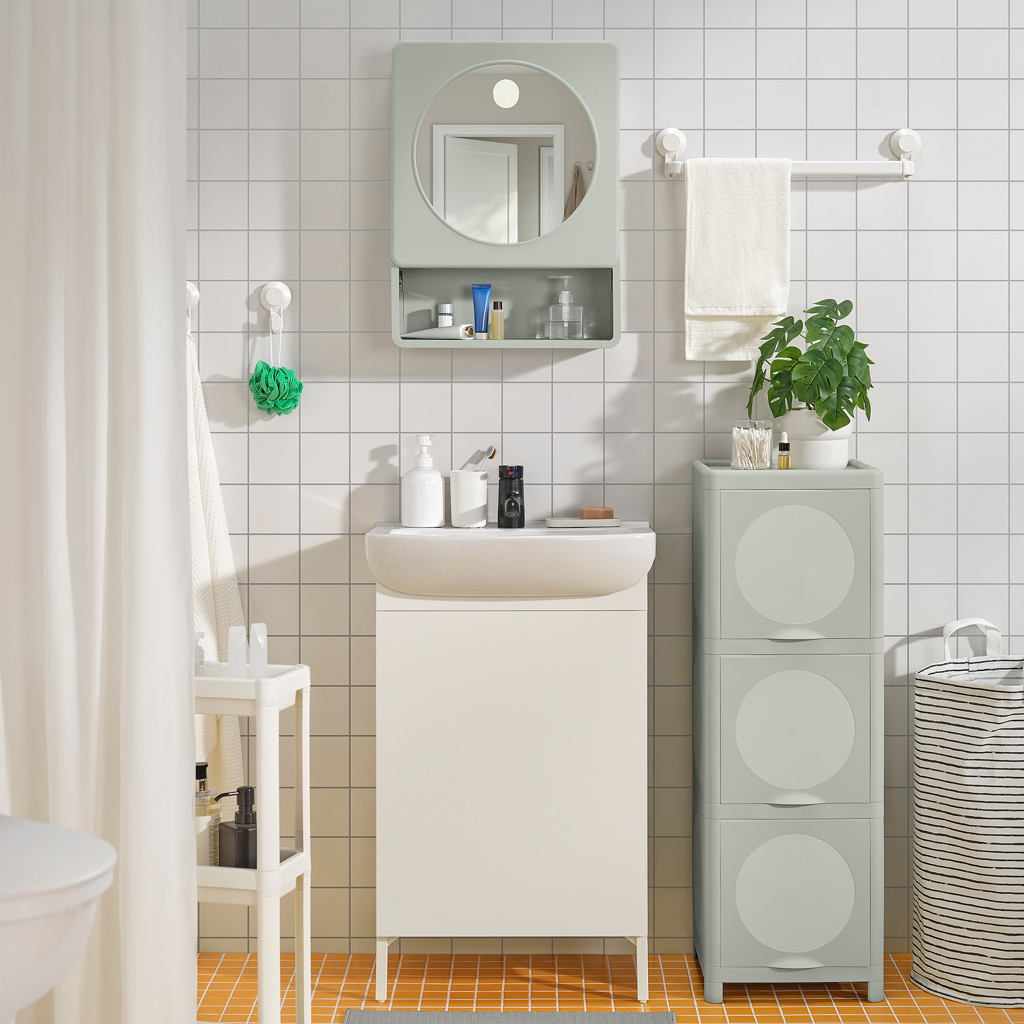 IVÖSJÖN mirror cabinet with 1 door
