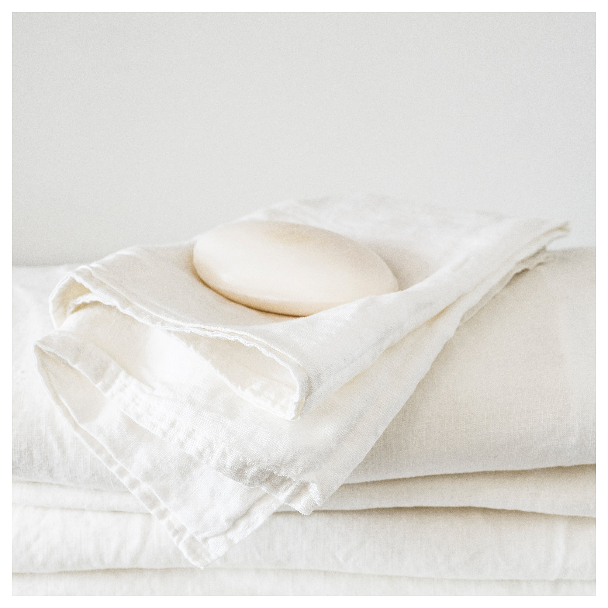 LOTSFÅGEL scented candle in glass