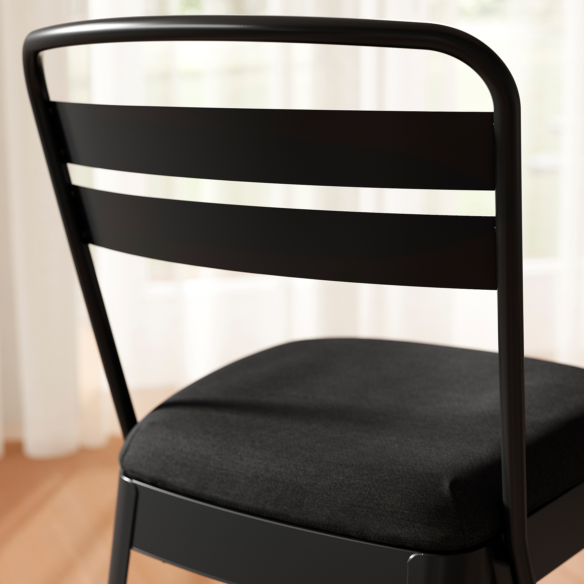 SKOGSTA/RAMSNÄS table and 4 chairs