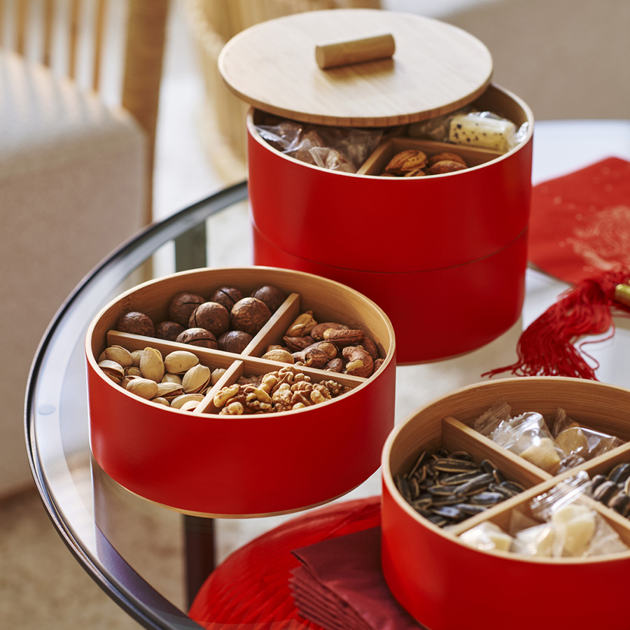 tableware with lid, red