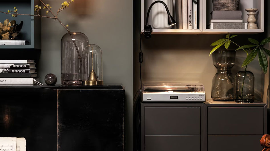 Home 7 | Work, play, repeat: a little living room with endless possibilities