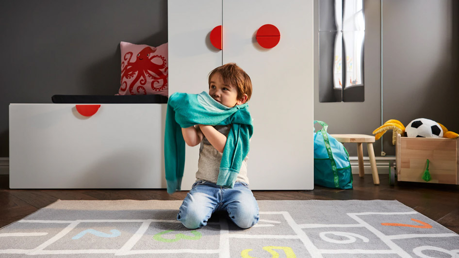 Kids’ clothes storage – learning to manage on your own