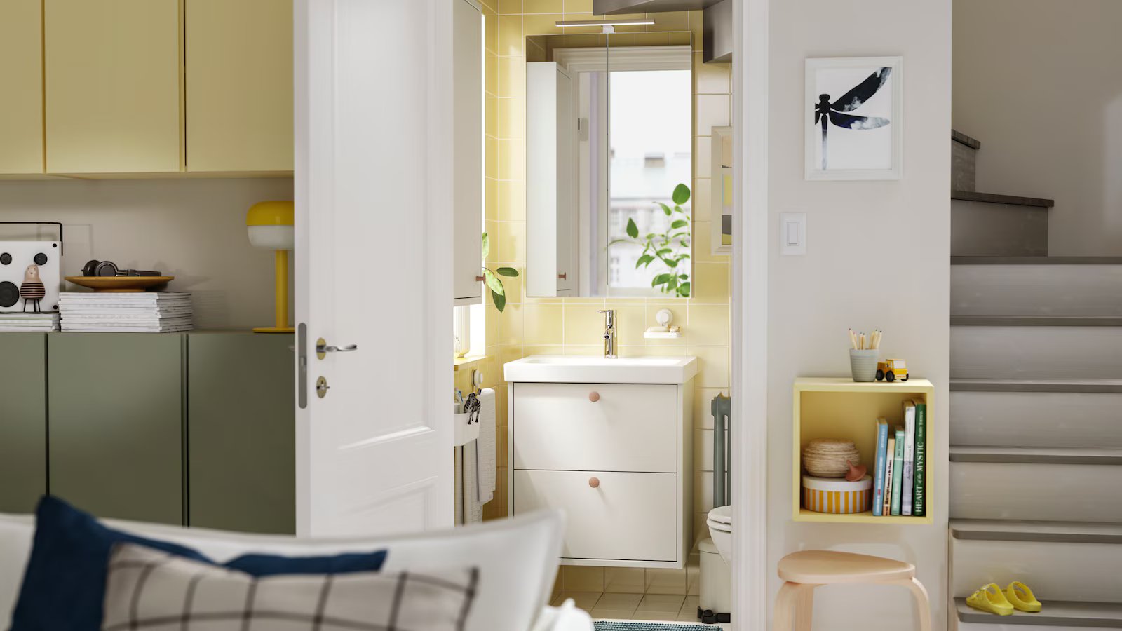 Playful harmony in a super-organised bathroom