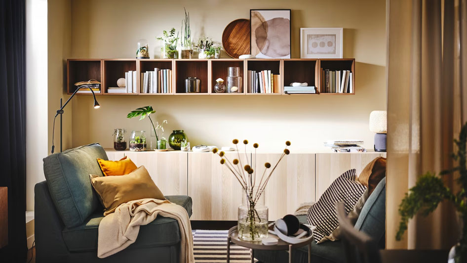 A small living space with a balance of class and comfort