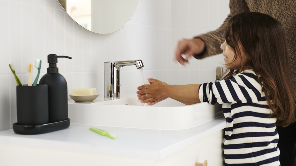 how-to-use-less-water-with-help-of-our-bathroom-taps