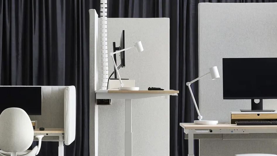 Sit/stand desks are key to an ergonomic office design